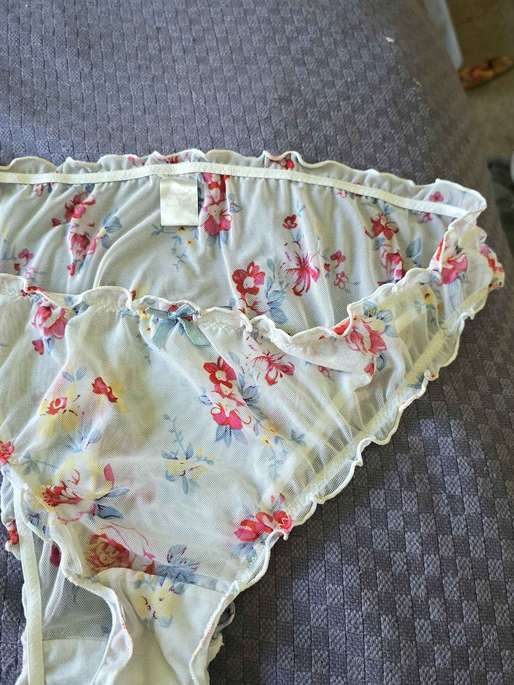 Romantic Ruffle Panties - Picture 3 of 4